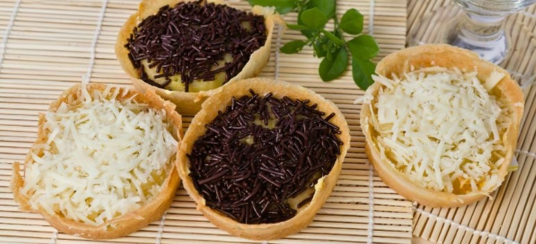 Martabak Mini Mas Dedu: Kenikmatan Kecil yang Menggoda Jiwa Kuliner Cilacap